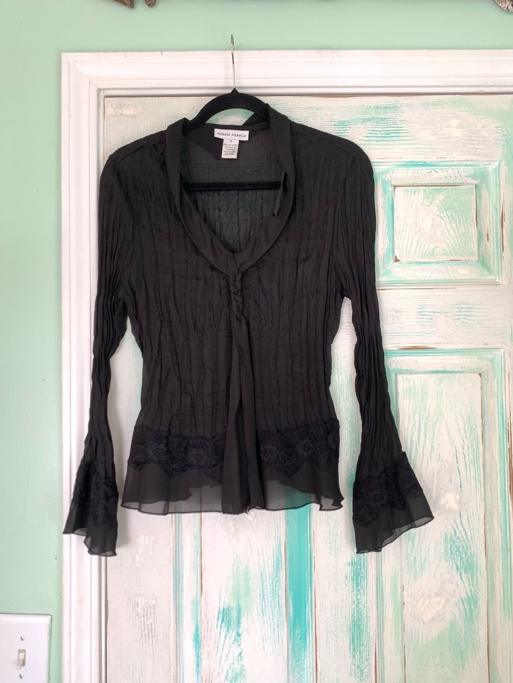 Vintage Y2K Style Michele Michelle Black Ruffle Button Up Blouse Medium
